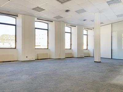 Local d'activité / Entrepôt - 266 m² - 9 pièces