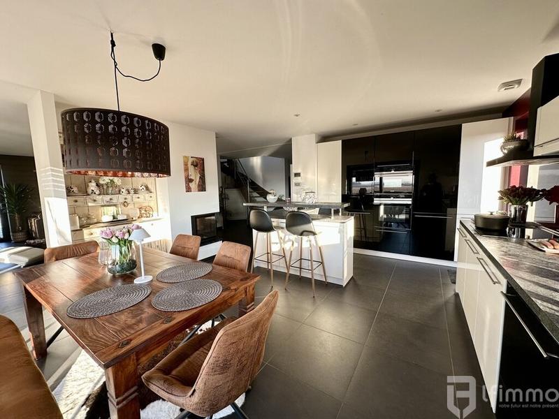 Maison - 153 m² - 6 pièces