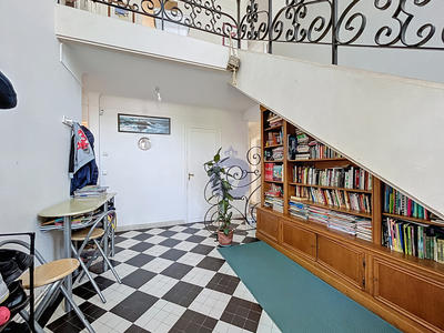 Maison - 216 m² - 8 pièces