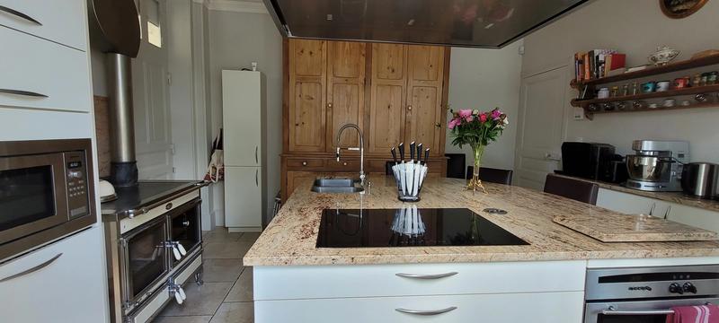 Propriété - 221 m² - 9 pièces