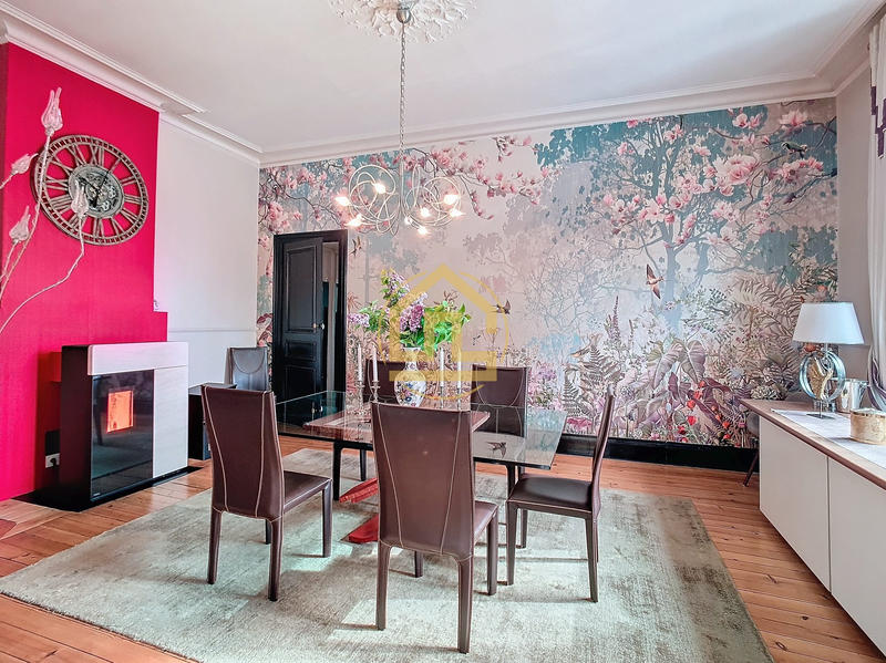 Maison - 292 m² - 9 pièces