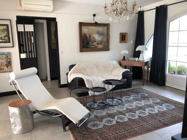 Maison - 200 m² - 8 pièces