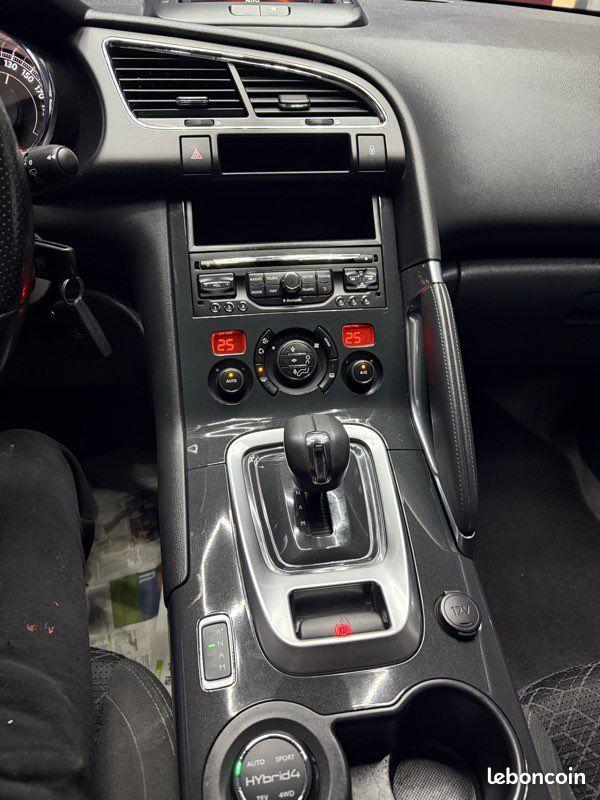 Peugeot 3008 HYbrid4 Ph2