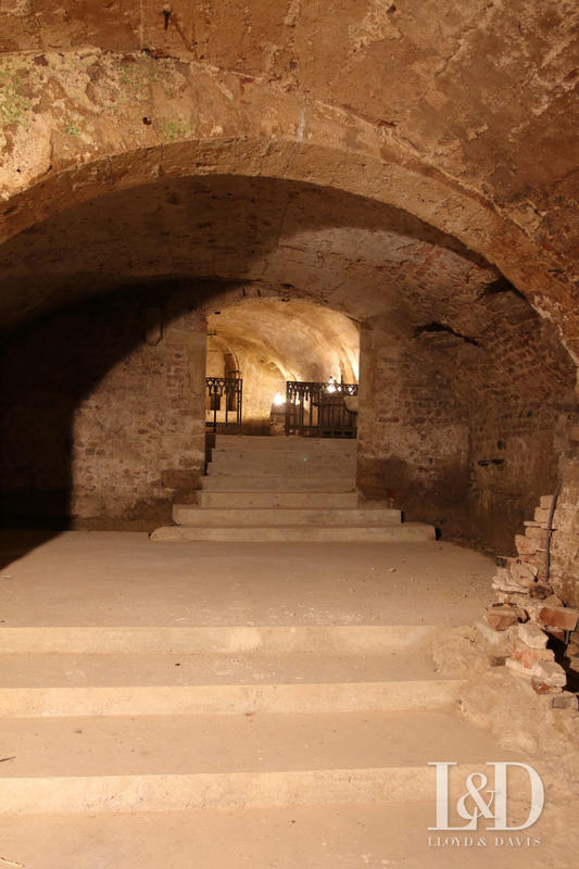 Maison - 439 m² - 10 pièces