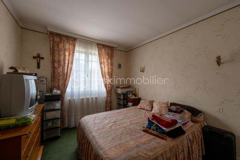 Maison - 186 m² - 7 pièces