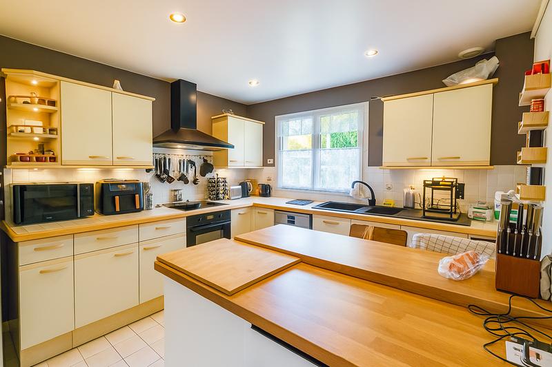 Maison - 93 m² - 4 pièces