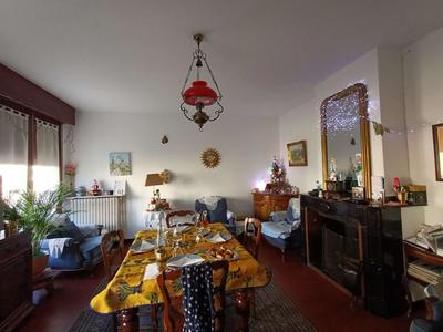 Local commercial - 680 m²