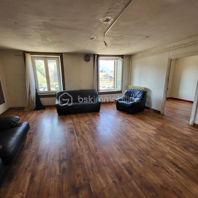 Appartement - 242 m² - 7 pièces