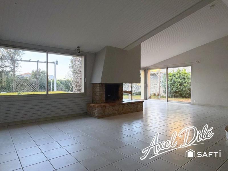 Maison - 214 m² - 8 pièces