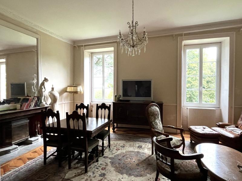 Maison de maîtres - 900 m² - 15 pièces