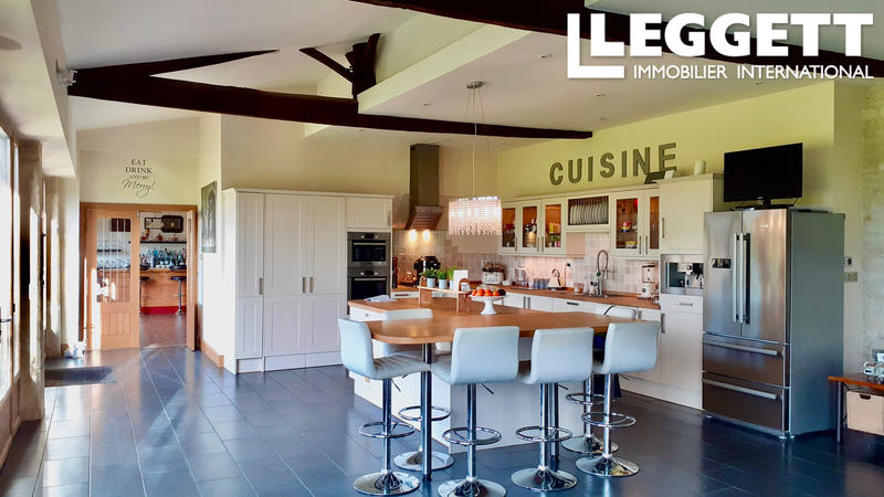 Maison - 473 m² - 12 pièces