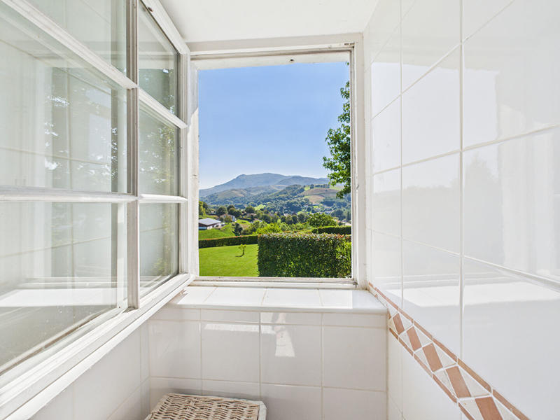 Maison - 252 m² - 6 pièces