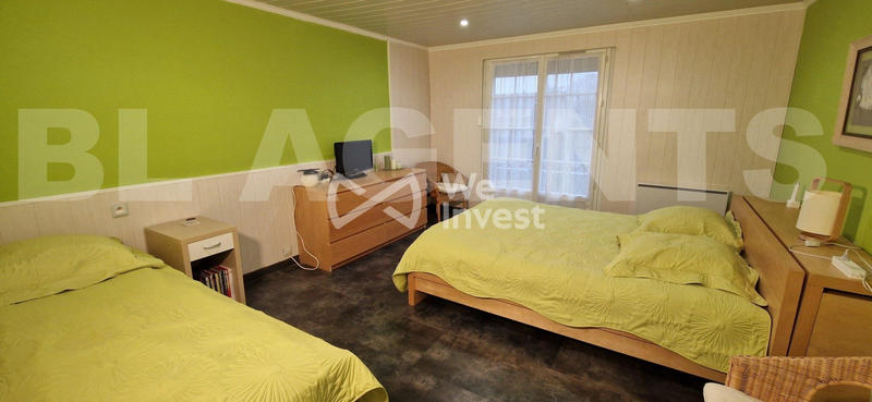 Maison - 244 m² - 10 pièces