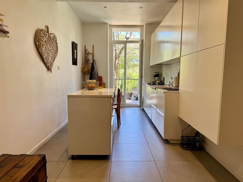 Appartement - 252 m² - 6 pièces