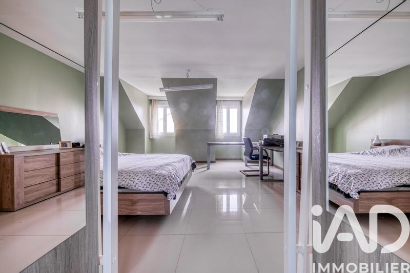 Maison - 220 m² - 6 pièces