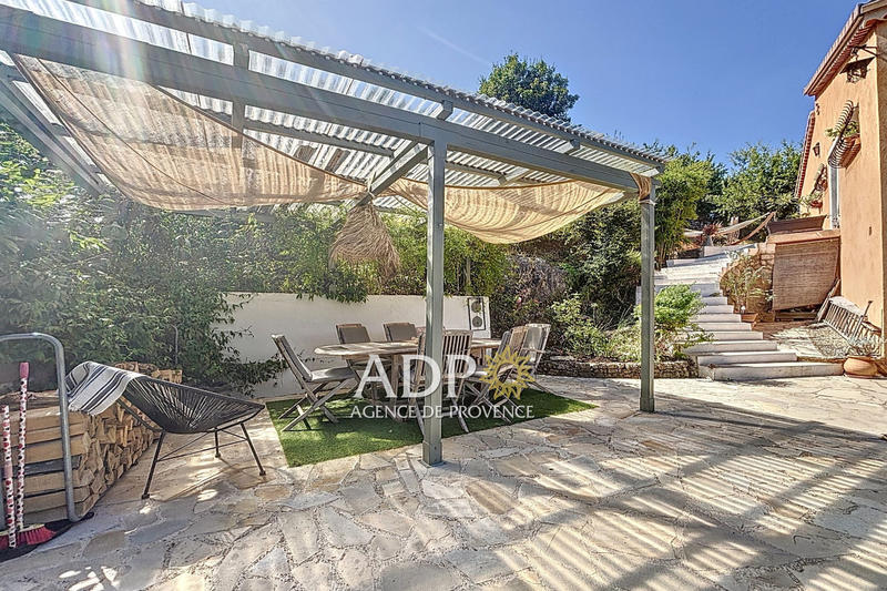 Maison - 150 m² - 4 pièces