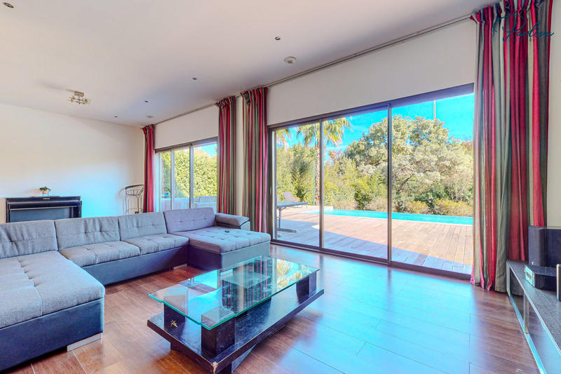 Villa - 252 m² - 7 pièces