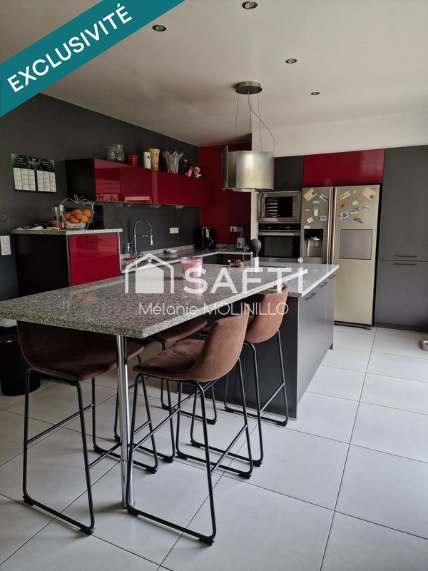 Maison - 155 m² - 10 pièces