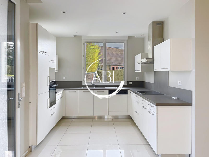 Maison - 140 m² - 6 pièces