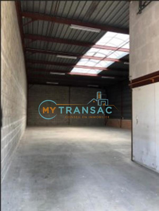 Entrepôt - 349 m²