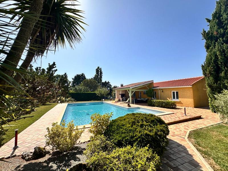 Maison - 180 m² - 6 pièces