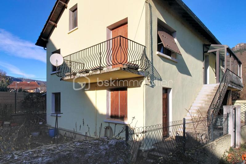 Villa - 100 m² - 6 pièces