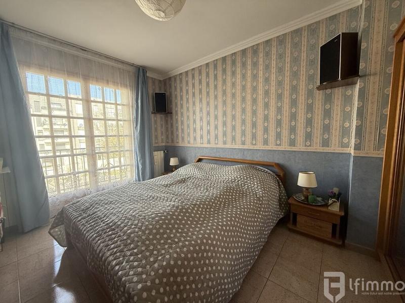 Pavillon - 200 m² - 8 pièces