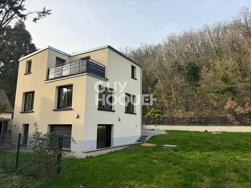 Maison - 140 m² - 5 pièces