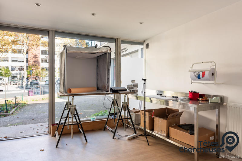 Local commercial - 317 m² - 12 pièces