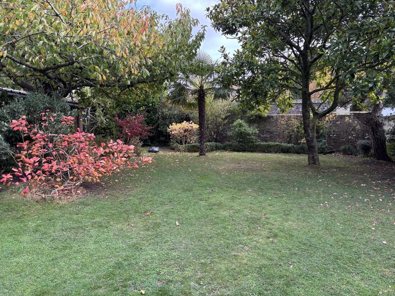 Maison - 280 m² - 8 pièces