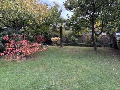 Maison - 280 m² - 8 pièces