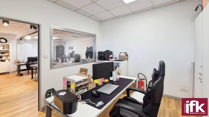 Local commercial - 87 m² - 4 pièces