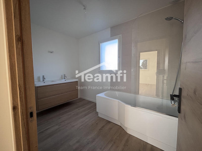 Maison - 102 m² - 4 pièces