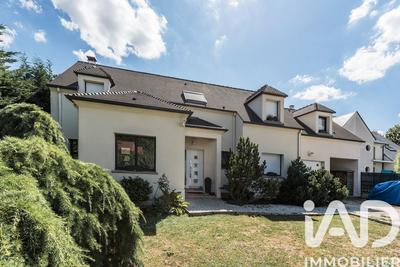 Maison - 225 m² - 8 pièces