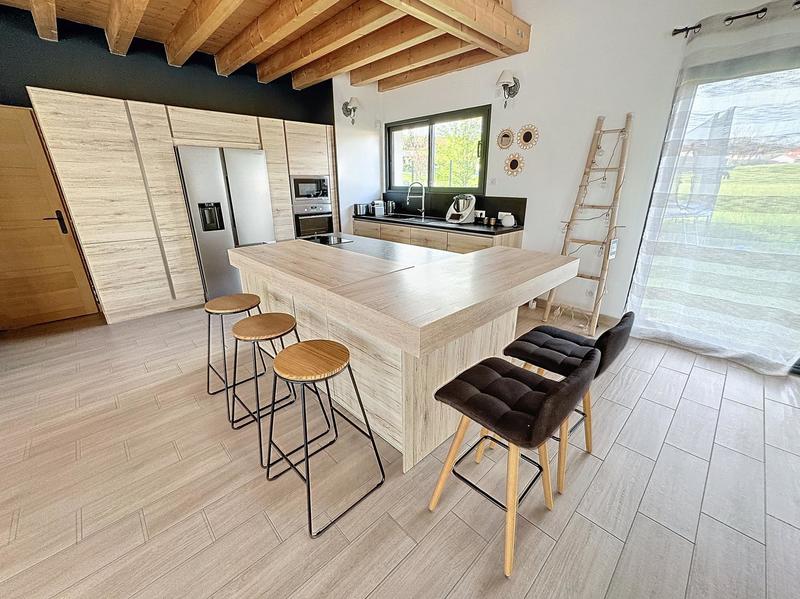 Maison - 184 m² - 7 pièces