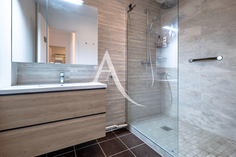 Appartement - 92 m² - 4 pièces