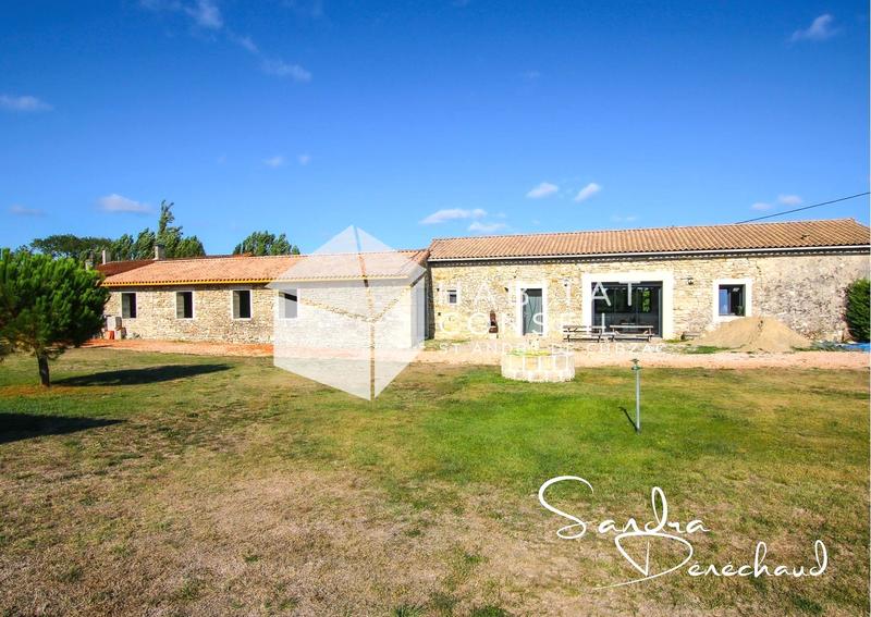 Maison - 240 m² - 7 pièces