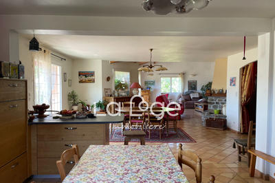 Maison - 224 m² - 7 pièces