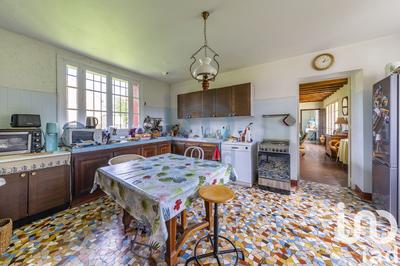 Maison - 257 m² - 8 pièces