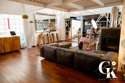 Maison - 393 m² - 9 pièces