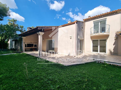 Maison - 170 m² - 5 pièces