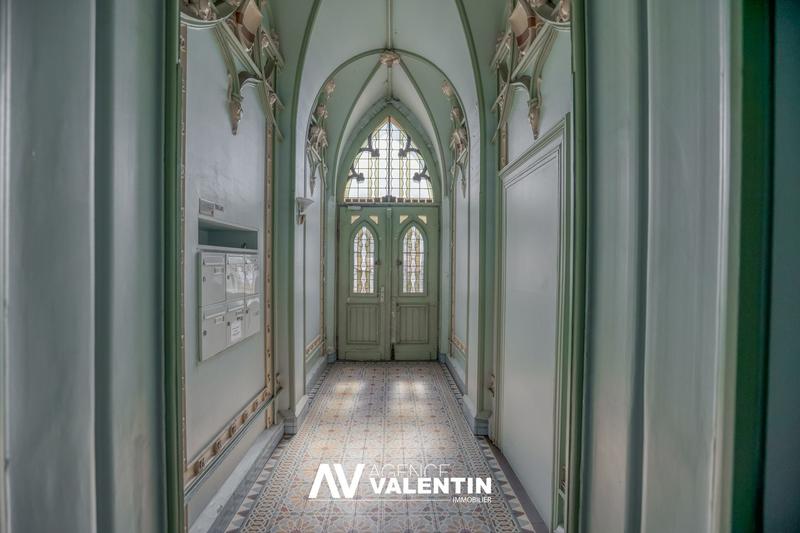 Appartement - 199 m² - 6 pièces