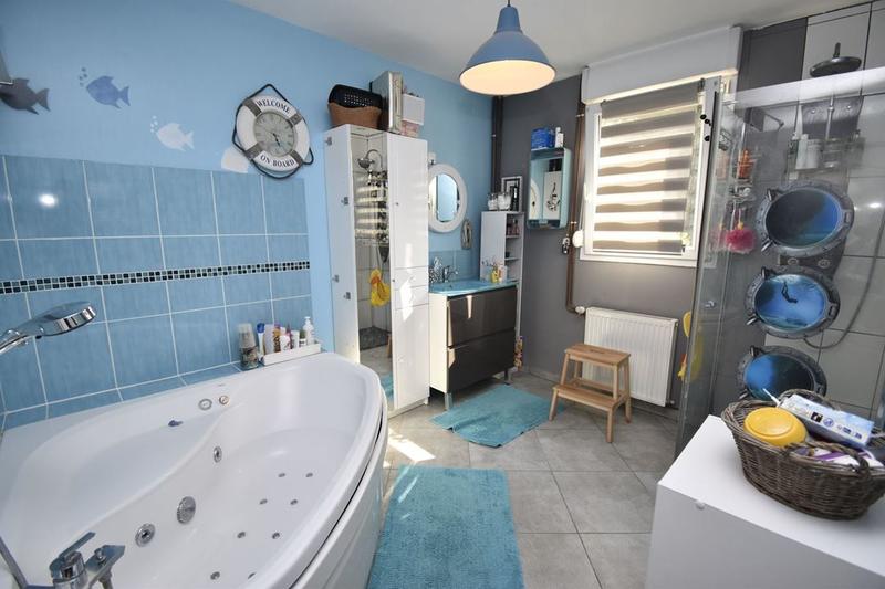 Pavillon - 137 m² - 6 pièces