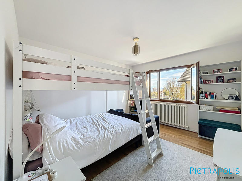 Appartement - 121 m² - 5 pièces