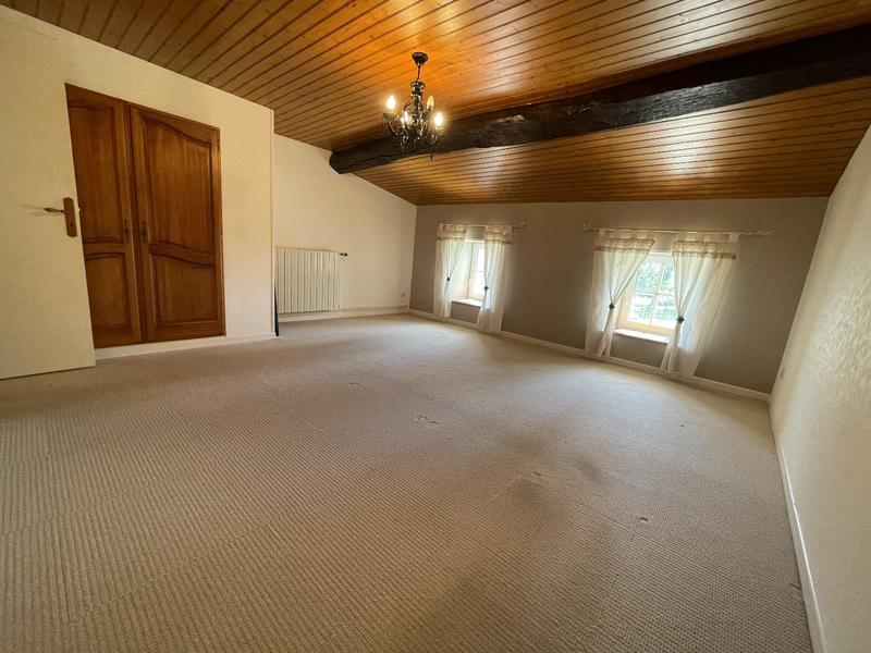 Maison - 236 m² - 10 pièces