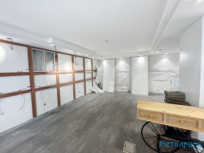 Fonds de commerce - Local commercial - 105 m²