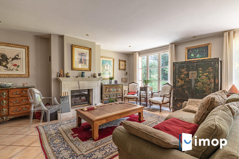 Maison - 225 m² - 7 pièces