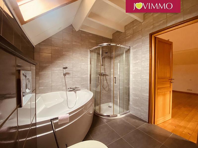 Maison - 295 m² - 8 pièces