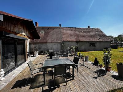 Maison - 427 m² - 12 pièces
