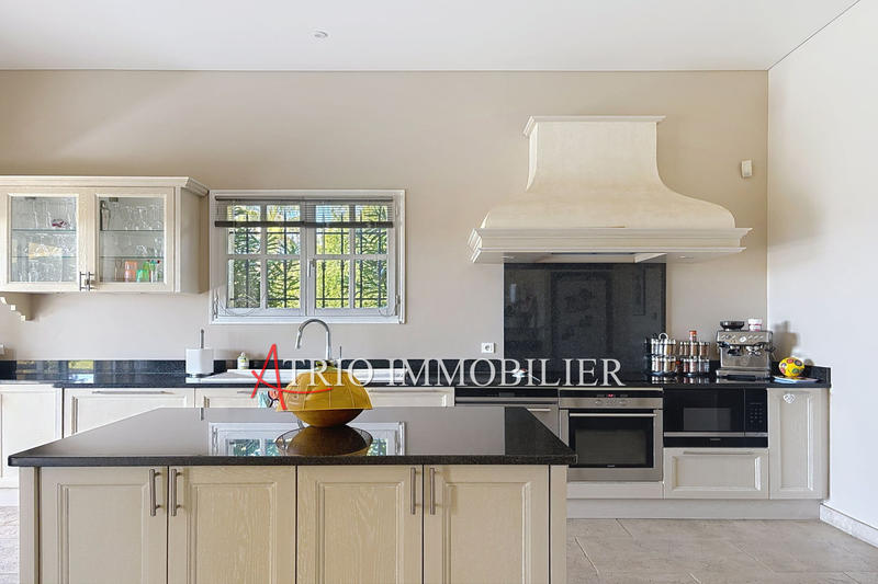 Maison - 200 m² - 5 pièces